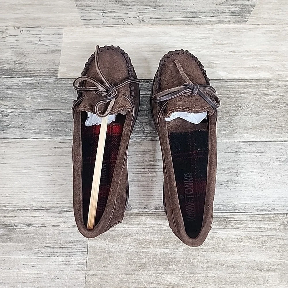 Minnetonka Youth Moccassin Size 1 Slip On Brown Little Kids NEW NWOB